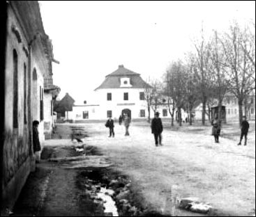 Náměstí před rokem 1930