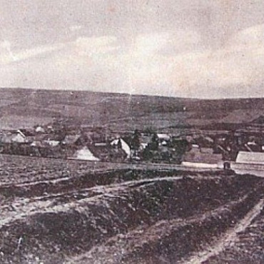 celkový pohled na obec od Radostína 1910